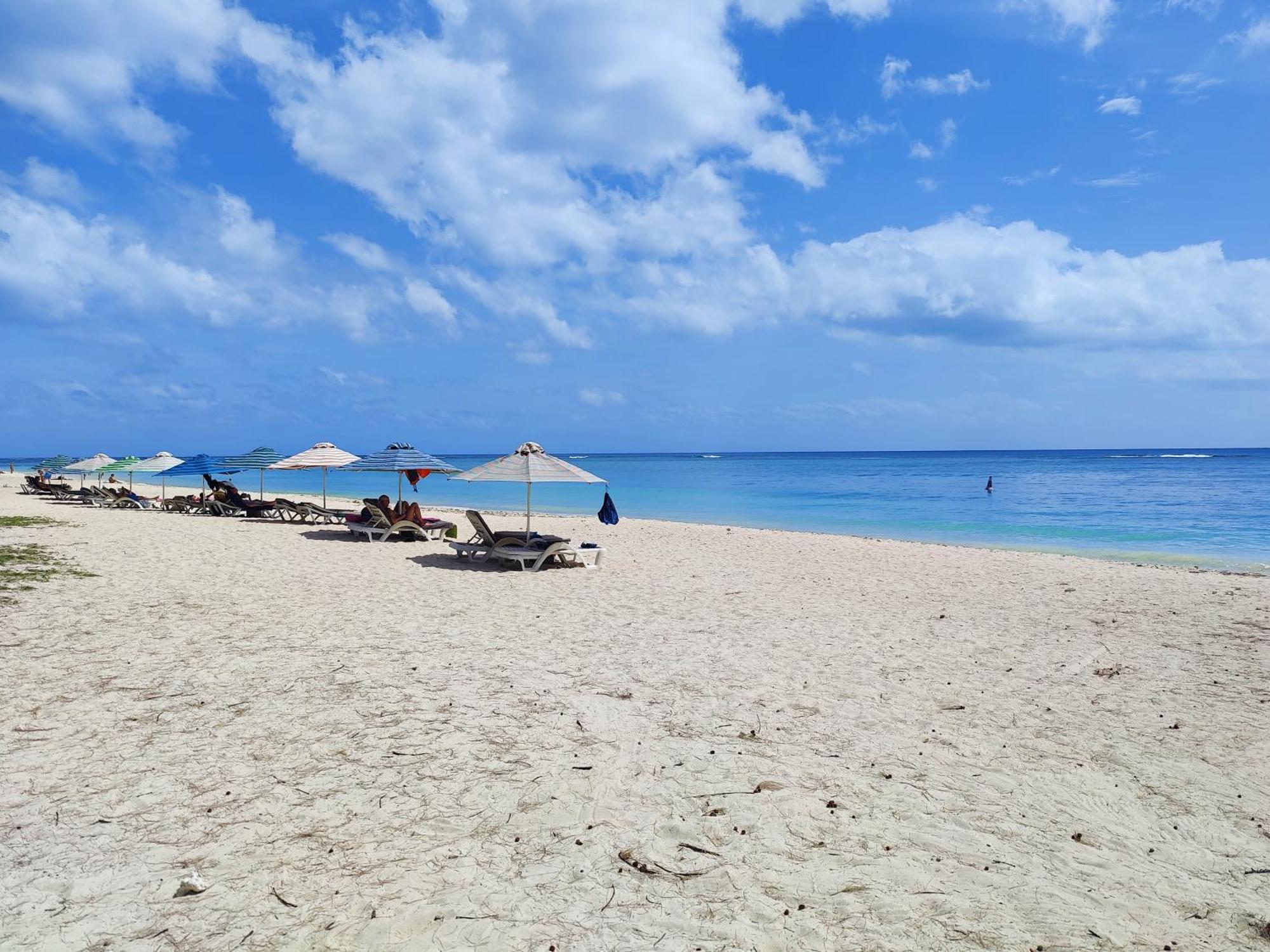 Fibonacci Beachfront Apartment Flic en Flac Ngoại thất bức ảnh